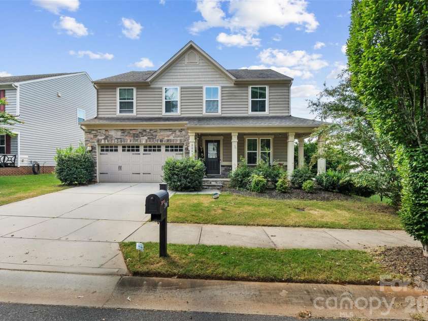 2067 Hamil Ridge Drive, Waxhaw, NC 28173.  MLS# CAR4426674, YatesRealty ID 52336. 