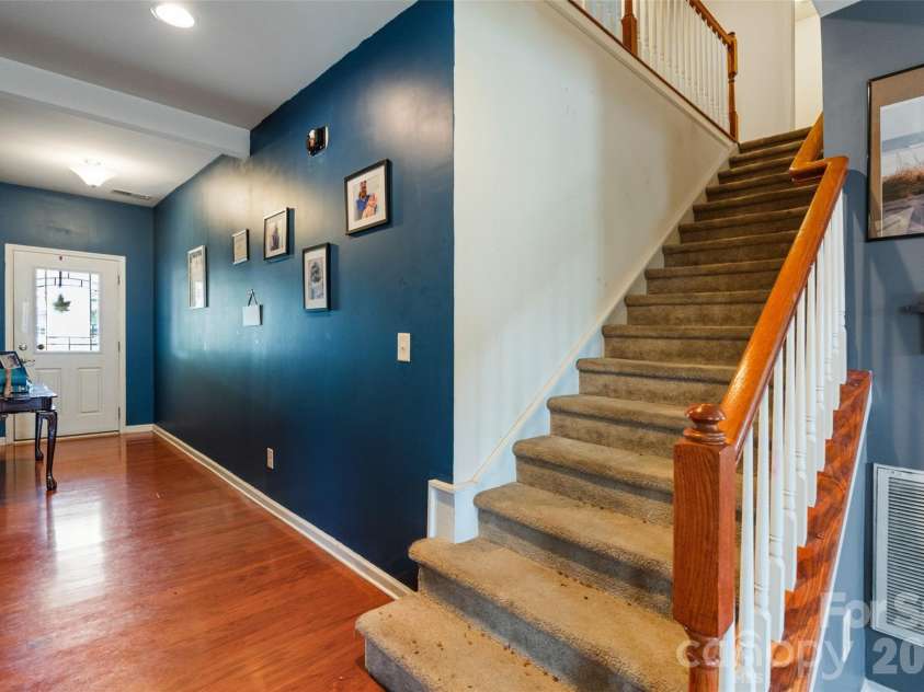 2067 Hamil Ridge Drive, Waxhaw, NC 28173.  MLS# CAR4426674, YatesRealty ID 52336. 