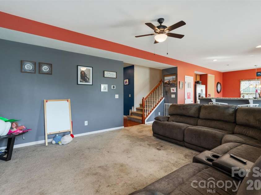 2067 Hamil Ridge Drive, Waxhaw, NC 28173.  MLS# CAR4426674, YatesRealty ID 52336. 