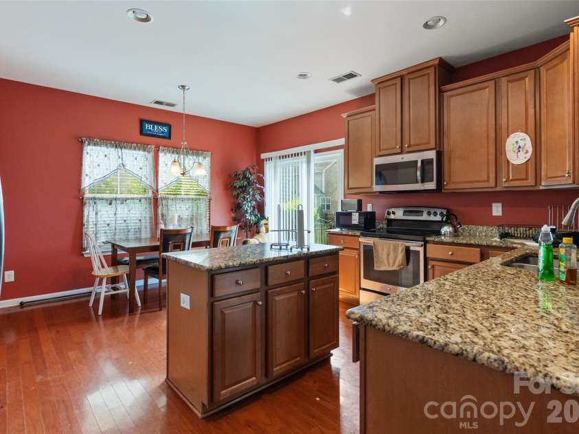 2067 Hamil Ridge Drive, Waxhaw, NC 28173.  MLS# CAR4426674, YatesRealty ID 52336. 