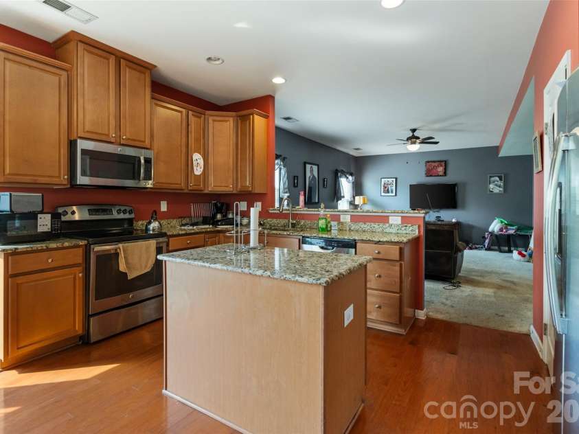 2067 Hamil Ridge Drive, Waxhaw, NC 28173.  MLS# CAR4426674, YatesRealty ID 52336. 