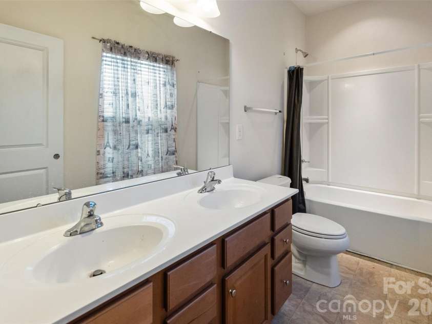 2067 Hamil Ridge Drive, Waxhaw, NC 28173.  MLS# CAR4426674, YatesRealty ID 52336. 