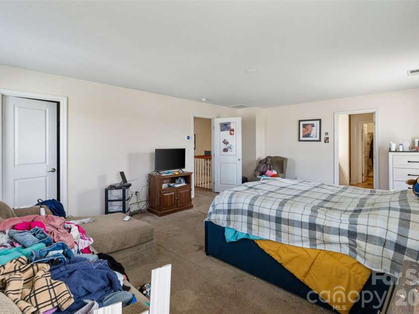 2067 Hamil Ridge Drive, Waxhaw, NC 28173.  MLS# CAR4426674, YatesRealty ID 52336. 