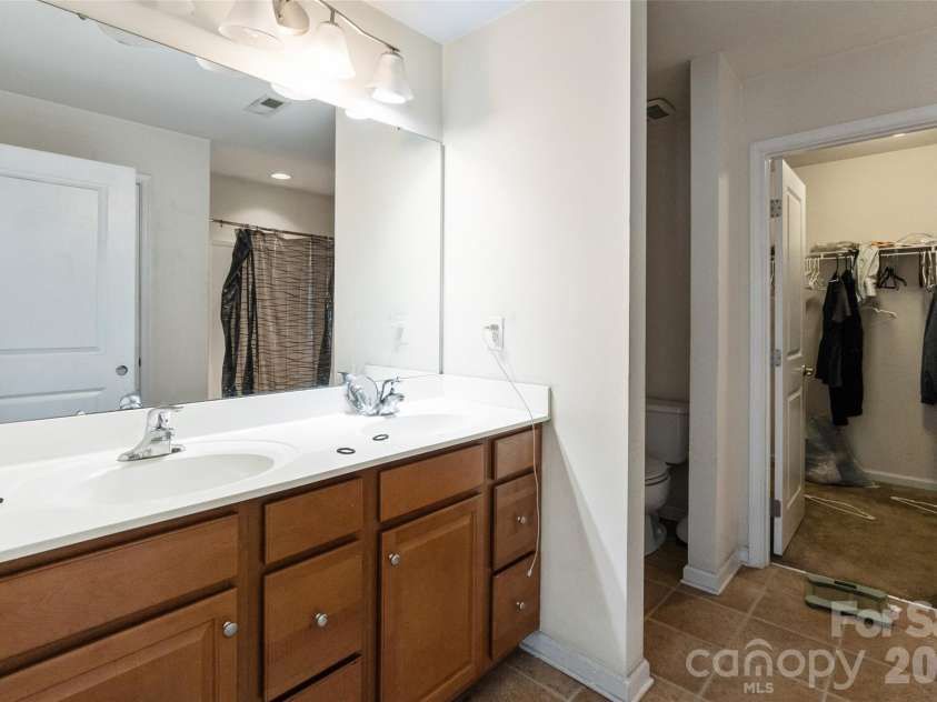 2067 Hamil Ridge Drive, Waxhaw, NC 28173.  MLS# CAR4426674, YatesRealty ID 52336. 