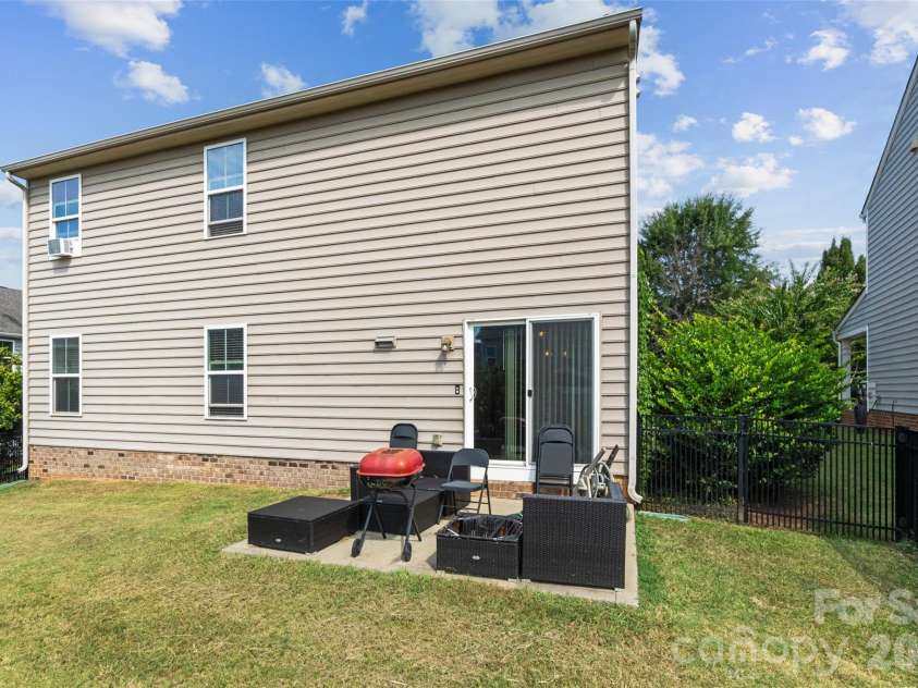 2067 Hamil Ridge Drive, Waxhaw, NC 28173.  MLS# CAR4426674, YatesRealty ID 52336. 