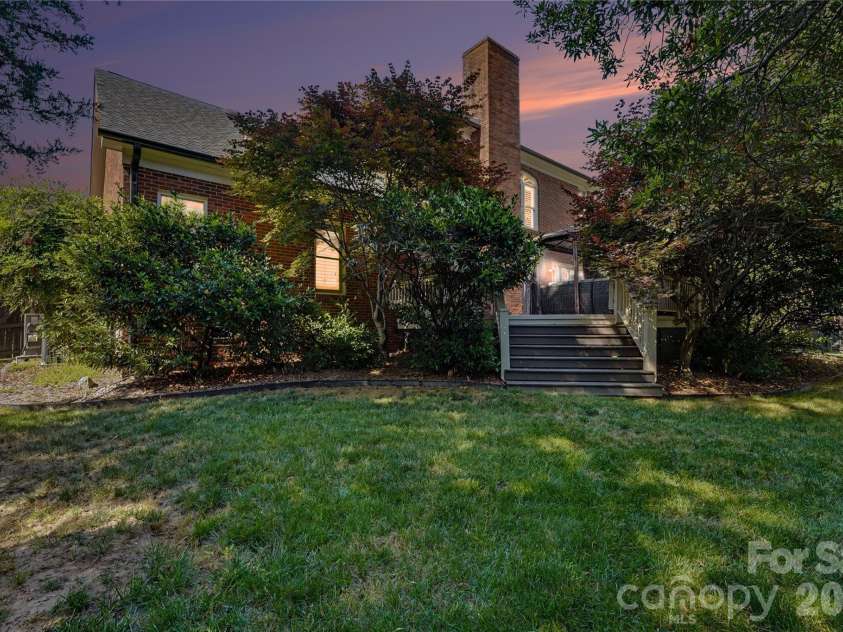 5718 Bayleaf Lane, Greensboro, NC 27455.  MLS# CAR4426005, YatesRealty ID 52339. 