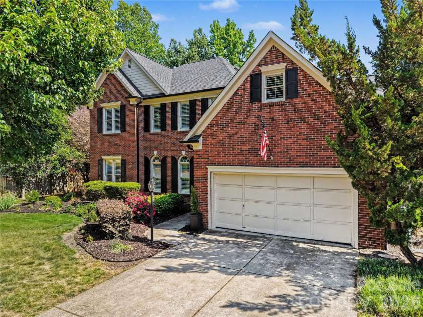 5718 Bayleaf Lane, Greensboro, NC 27455.  MLS# CAR4426005, YatesRealty ID 52339. 