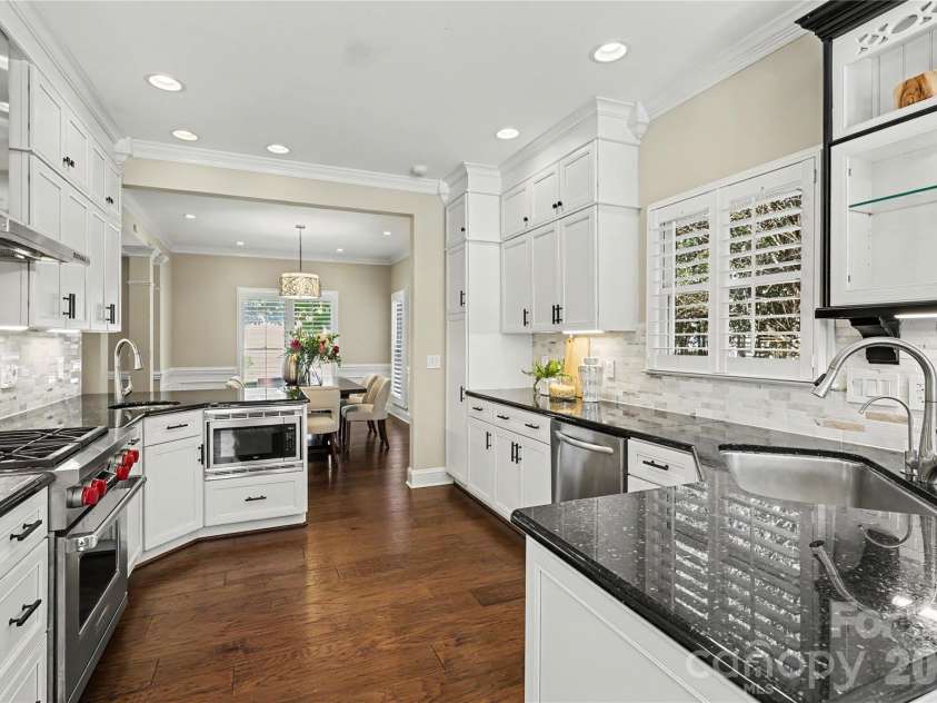 5718 Bayleaf Lane, Greensboro, NC 27455.  MLS# CAR4426005, YatesRealty ID 52339. 