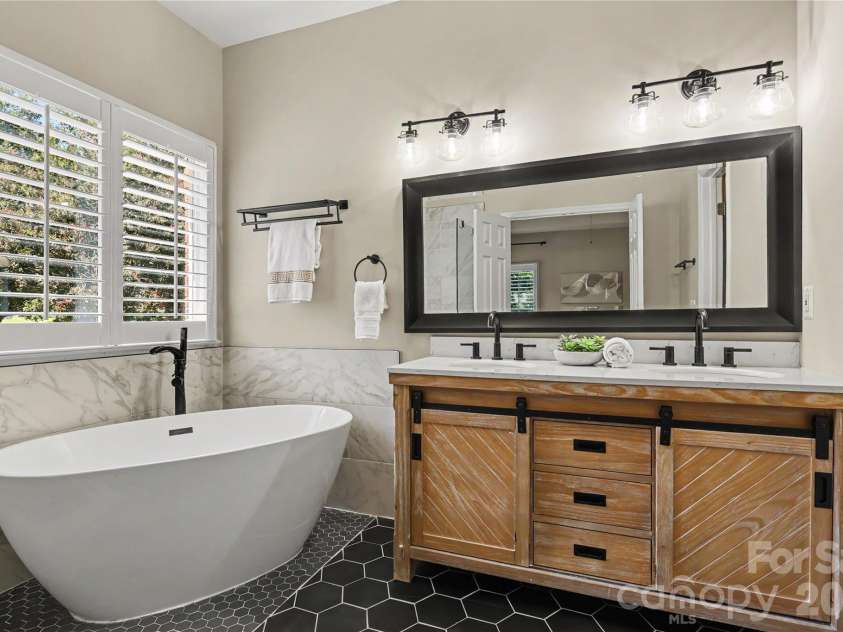 5718 Bayleaf Lane, Greensboro, NC 27455.  MLS# CAR4426005, YatesRealty ID 52339. 