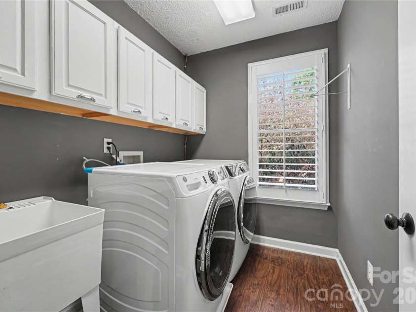 5718 Bayleaf Lane, Greensboro, NC 27455.  MLS# CAR4426005, YatesRealty ID 52339. 