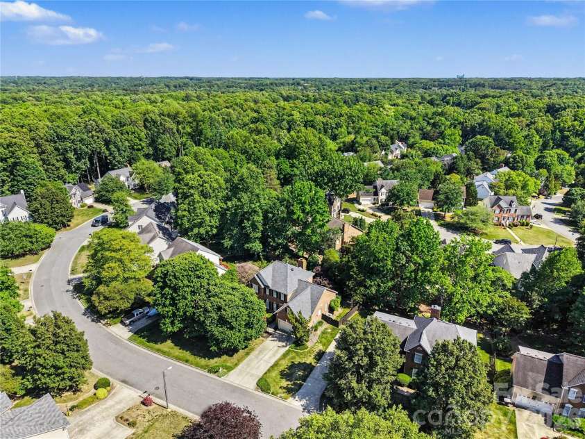 5718 Bayleaf Lane, Greensboro, NC 27455.  MLS# CAR4426005, YatesRealty ID 52339. 
