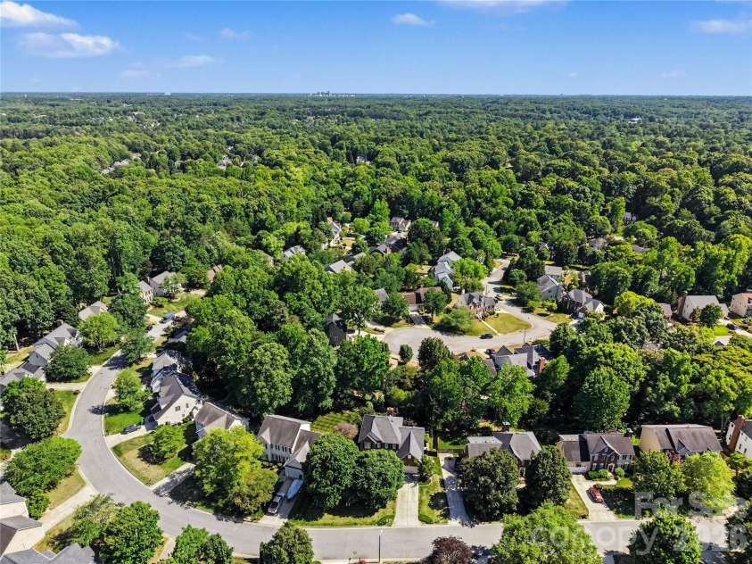 5718 Bayleaf Lane, Greensboro, NC 27455.  MLS# CAR4426005, YatesRealty ID 52339. 