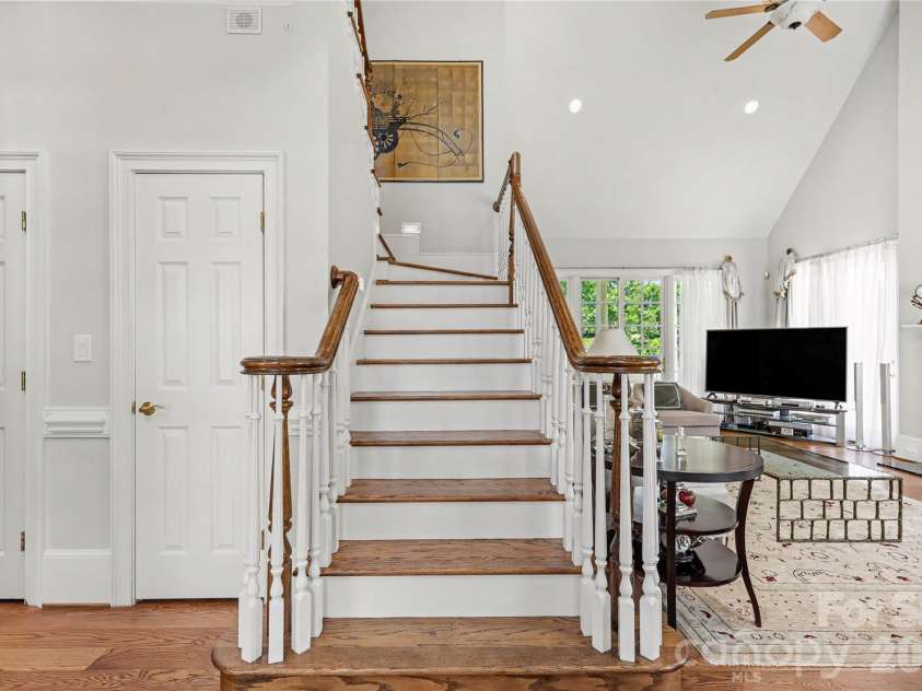 4320 Doverstone Lane, Greensboro, NC 27407.  MLS# CAR4426044, YatesRealty ID 52340. 