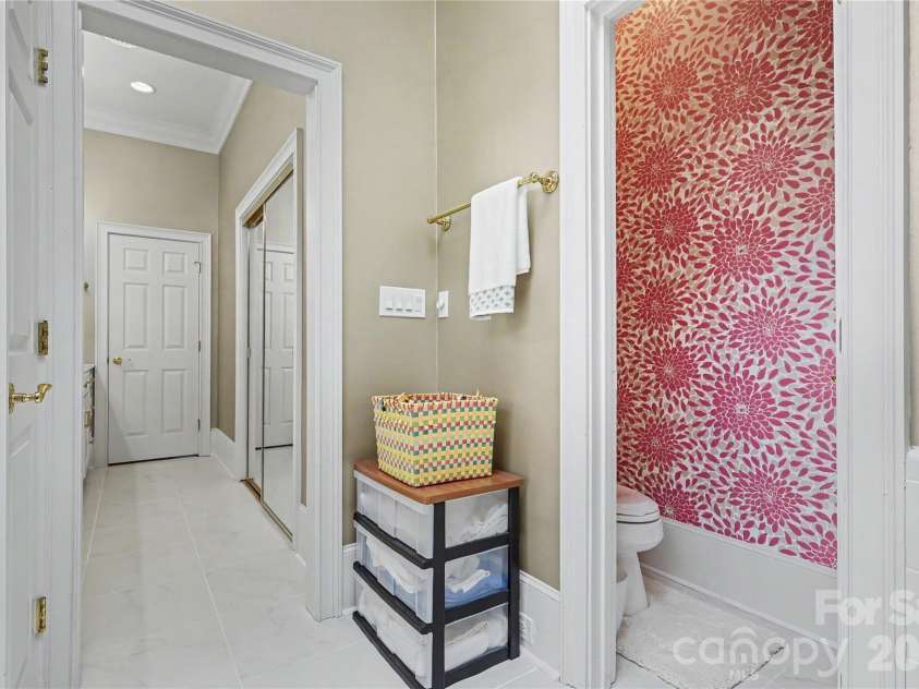 4320 Doverstone Lane, Greensboro, NC 27407.  MLS# CAR4426044, YatesRealty ID 52340. 