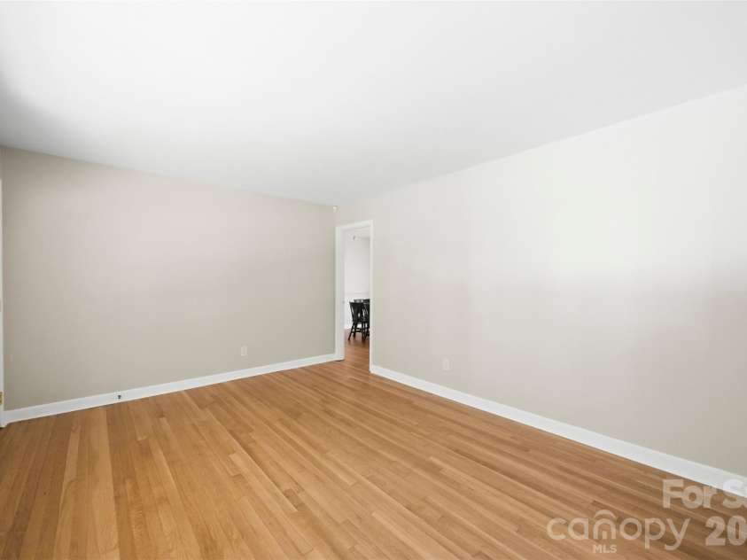 1400 Lynhurst Drive, Gastonia, NC 28054.  MLS# CAR4426246, YatesRealty ID 52341. 
