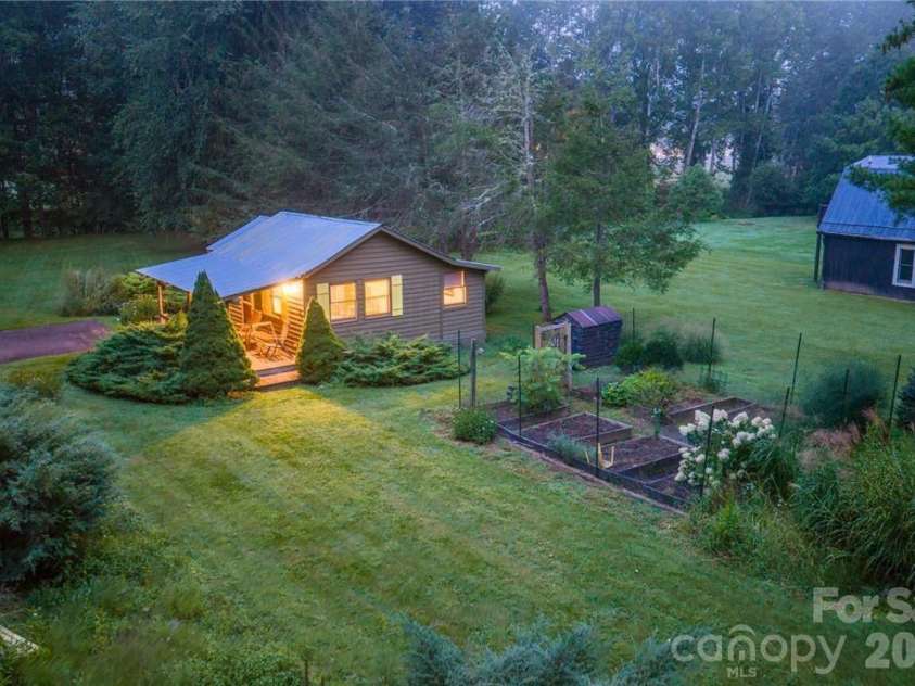 151 Red Tailed Hawk Road, Banner Elk, NC 28604.  MLS# CAR4427240, YatesRealty ID 52343. 