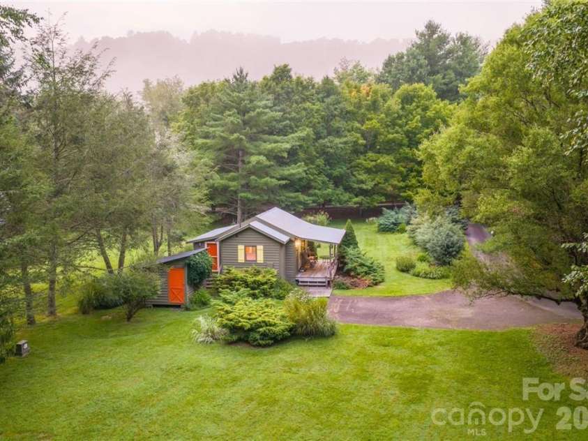151 Red Tailed Hawk Road, Banner Elk, NC 28604.  MLS# CAR4427240, YatesRealty ID 52343. 