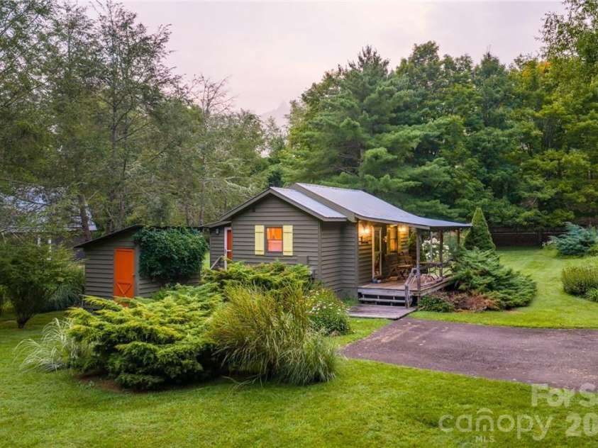 151 Red Tailed Hawk Road, Banner Elk, NC 28604.  MLS# CAR4427240, YatesRealty ID 52343. 