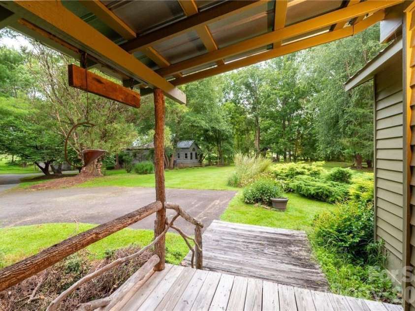 151 Red Tailed Hawk Road, Banner Elk, NC 28604.  MLS# CAR4427240, YatesRealty ID 52343. 