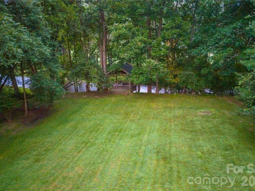 151 Red Tailed Hawk Road, Banner Elk, NC 28604.  MLS# CAR4427240, YatesRealty ID 52343. 