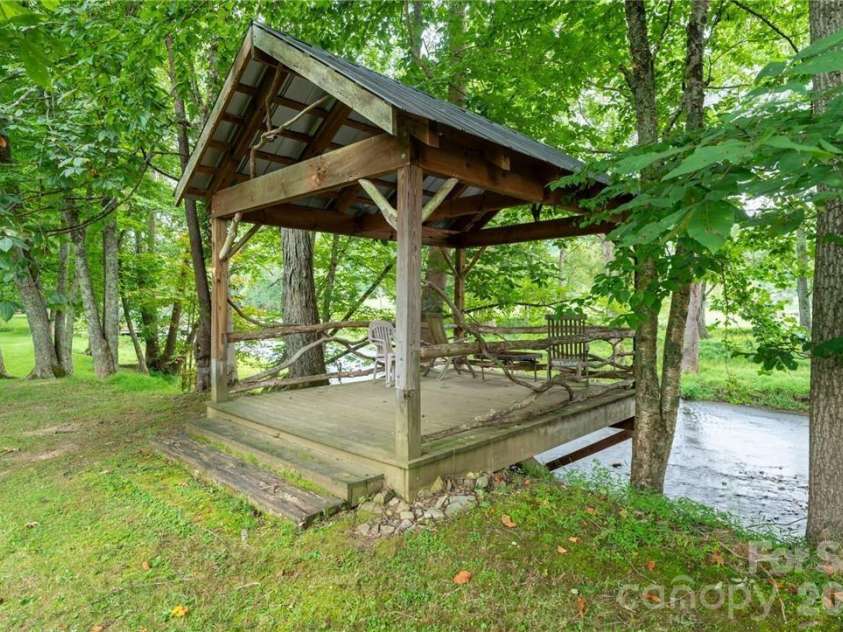 151 Red Tailed Hawk Road, Banner Elk, NC 28604.  MLS# CAR4427240, YatesRealty ID 52343. 