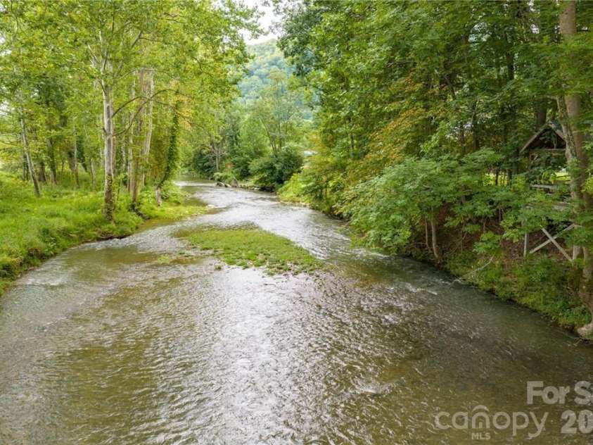 151 Red Tailed Hawk Road, Banner Elk, NC 28604.  MLS# CAR4427240, YatesRealty ID 52343. 