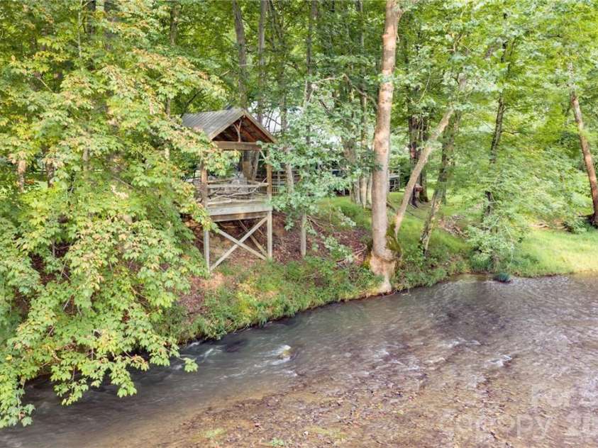 151 Red Tailed Hawk Road, Banner Elk, NC 28604.  MLS# CAR4427240, YatesRealty ID 52343. 