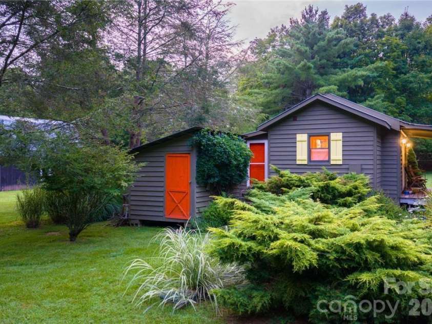 151 Red Tailed Hawk Road, Banner Elk, NC 28604.  MLS# CAR4427240, YatesRealty ID 52343. 
