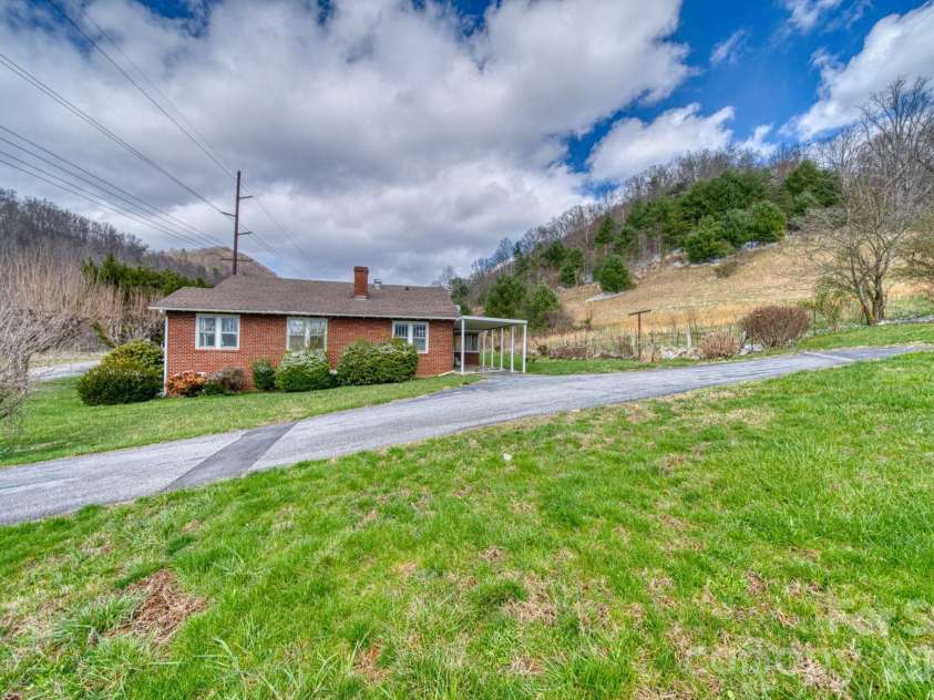 6090 US 23 Highway, Mars Hill, NC 28754.  MLS# CAR4356782, YatesRealty ID 52345. 