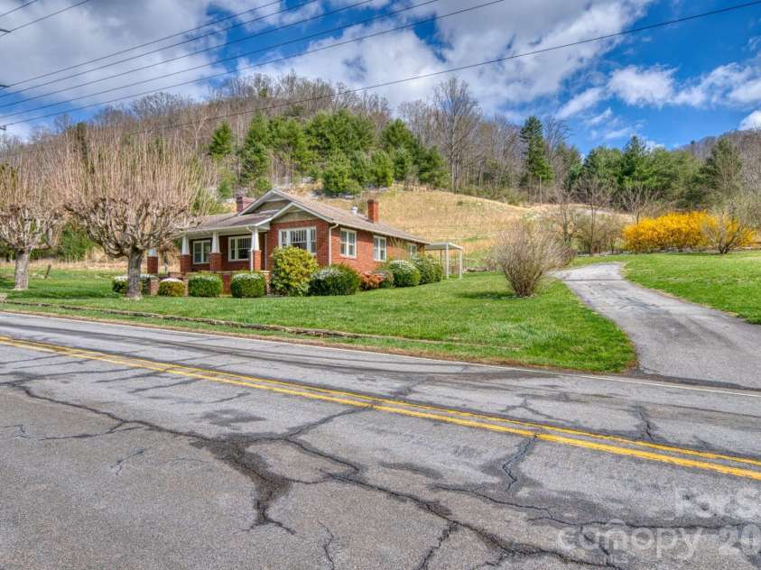 6090 US 23 Highway, Mars Hill, NC 28754.  MLS# CAR4356782, YatesRealty ID 52345. 