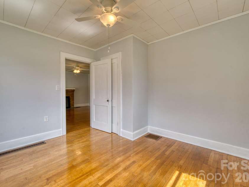 6090 US 23 Highway, Mars Hill, NC 28754.  MLS# CAR4356782, YatesRealty ID 52345. 