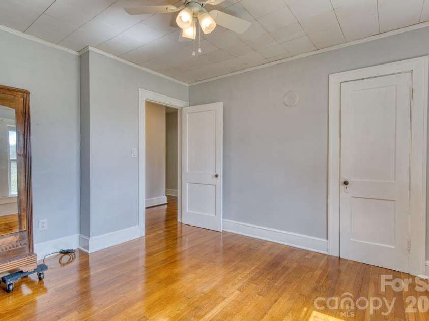 6090 US 23 Highway, Mars Hill, NC 28754.  MLS# CAR4356782, YatesRealty ID 52345. 