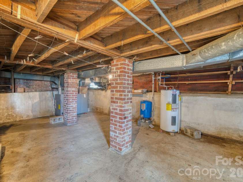 6090 US 23 Highway, Mars Hill, NC 28754.  MLS# CAR4356782, YatesRealty ID 52345. 