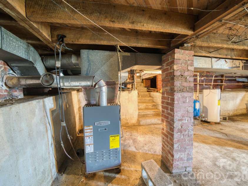 6090 US 23 Highway, Mars Hill, NC 28754.  MLS# CAR4356782, YatesRealty ID 52345. 