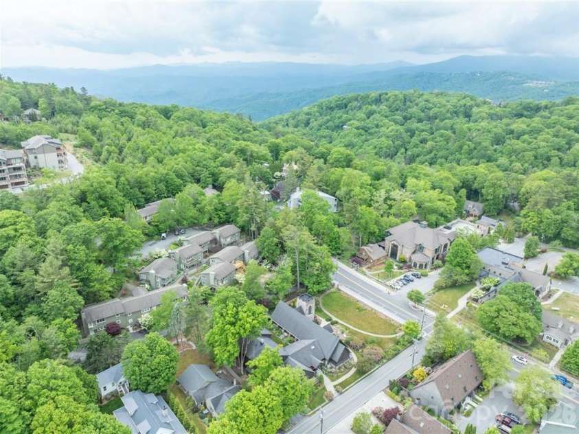 202 Village Green Road, Blowing Rock, NC 28605.  MLS# CAR4393048, YatesRealty ID 52348. 