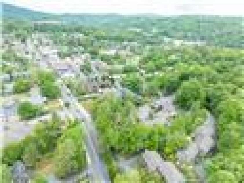202 Village Green Road, Blowing Rock, NC 28605.  MLS# CAR4393048, YatesRealty ID 52348. 