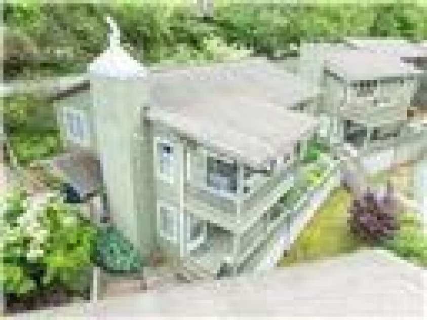 202 Village Green Road, Blowing Rock, NC 28605.  MLS# CAR4393048, YatesRealty ID 52348. 