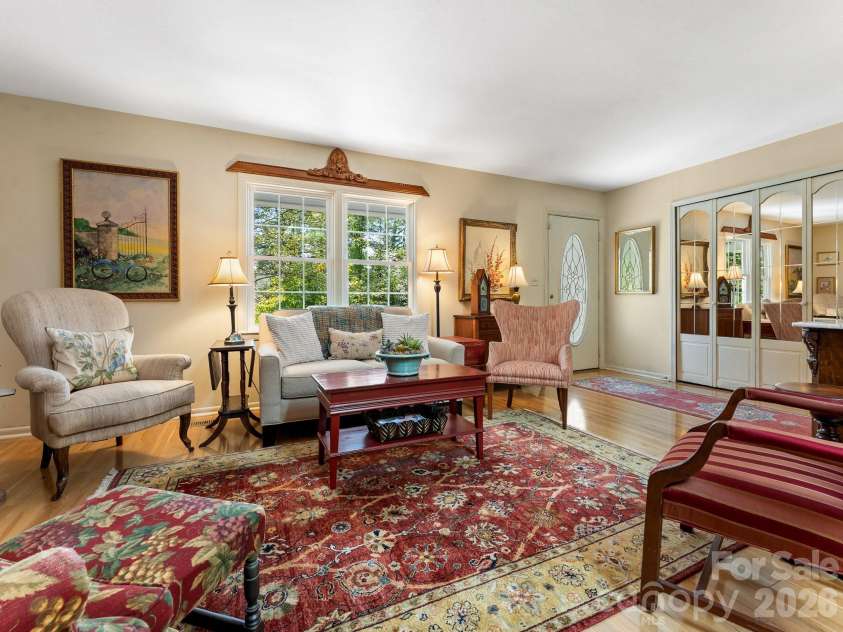 51 Parkview Drive, Brevard, NC 28712.  MLS# CAR4426736, YatesRealty ID 52349. 
