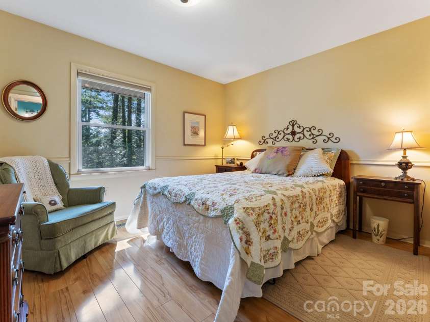 51 Parkview Drive, Brevard, NC 28712.  MLS# CAR4426736, YatesRealty ID 52349. 