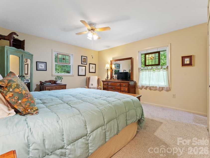 51 Parkview Drive, Brevard, NC 28712.  MLS# CAR4426736, YatesRealty ID 52349. 