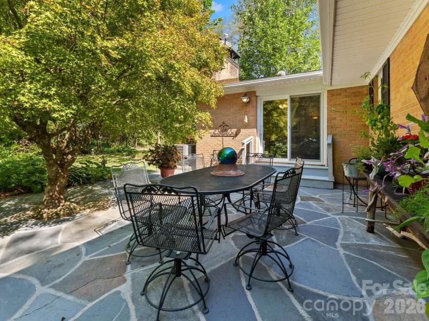 51 Parkview Drive, Brevard, NC 28712.  MLS# CAR4426736, YatesRealty ID 52349. 