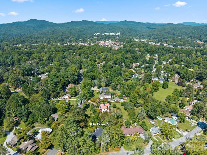 51 Parkview Drive, Brevard, NC 28712.  MLS# CAR4426736, YatesRealty ID 52349. 