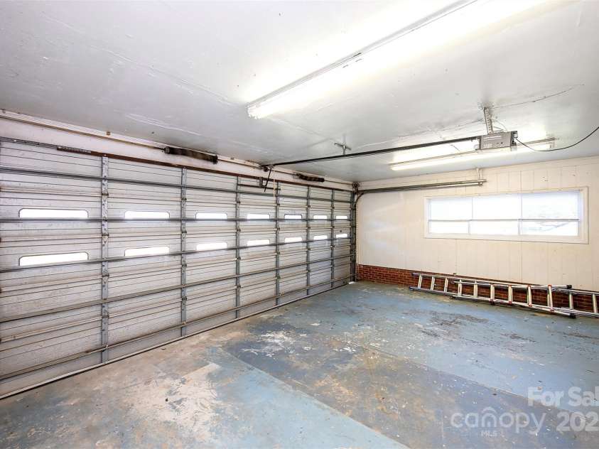 1615 Stack Road, Monroe, NC 28112.  MLS# CAR4237928, YatesRealty ID 5235. 2 Car Garage
