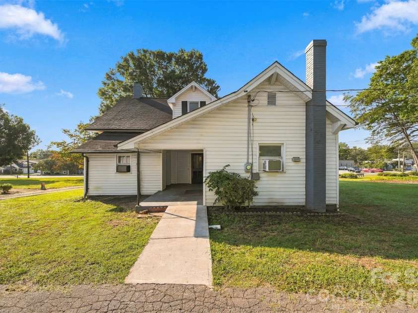 3140 Main Street, Claremont, NC 28610.  MLS# CAR4424661, YatesRealty ID 52351. 