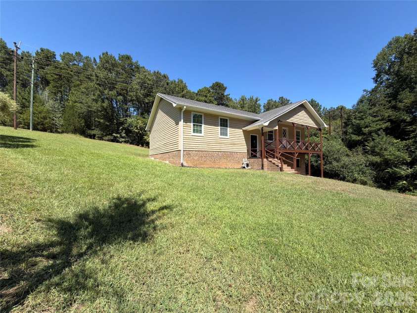 670 Mount Pleasant Road, Mount Pleasant, NC 28124.  MLS# CAR4427342, YatesRealty ID 52354. 
