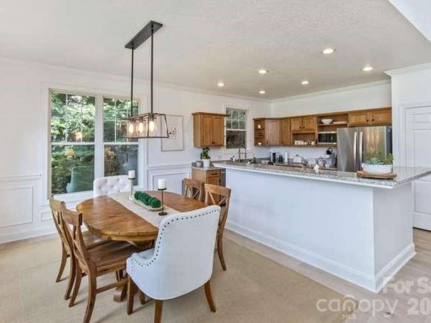 634 Vista Falls Road, Mills River, NC 28759.  MLS# CAR4419847, YatesRealty ID 52355. 