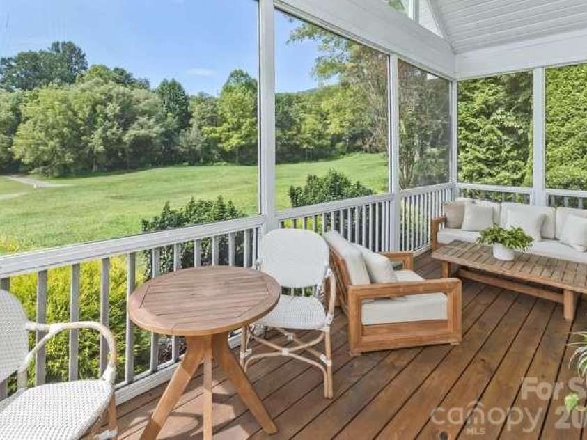 634 Vista Falls Road, Mills River, NC 28759.  MLS# CAR4419847, YatesRealty ID 52355. 