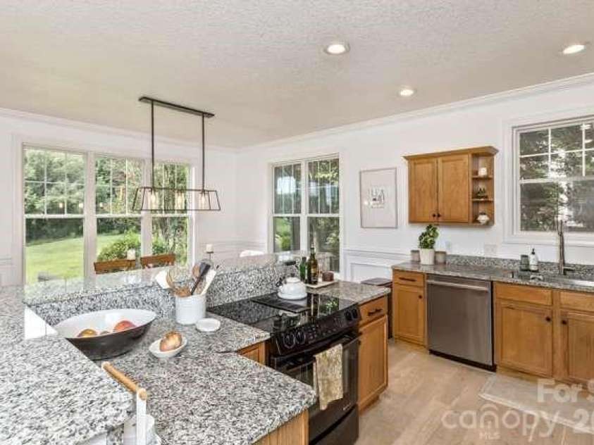 634 Vista Falls Road, Mills River, NC 28759.  MLS# CAR4419847, YatesRealty ID 52355. 