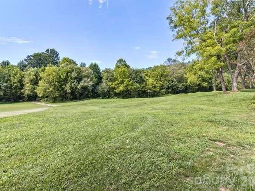 634 Vista Falls Road, Mills River, NC 28759.  MLS# CAR4419847, YatesRealty ID 52355. 