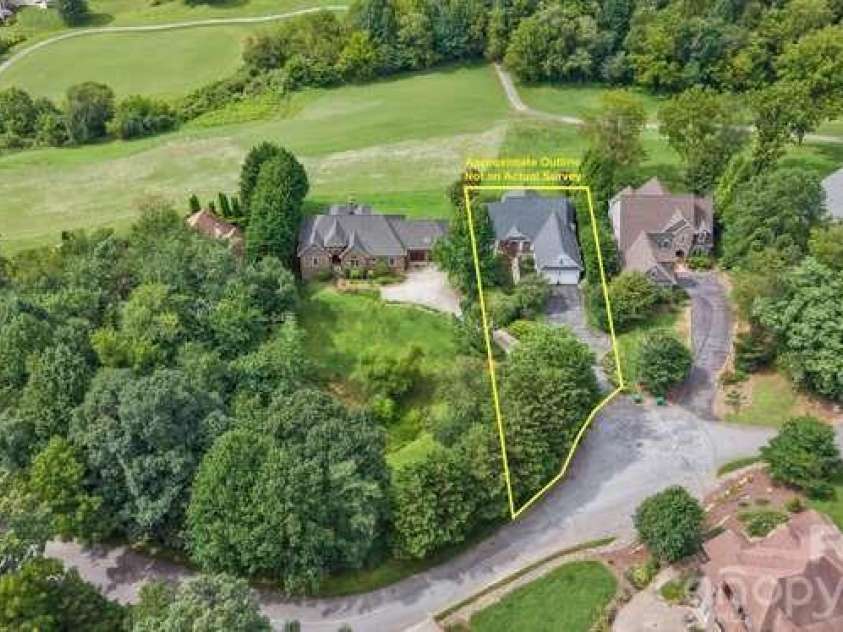634 Vista Falls Road, Mills River, NC 28759.  MLS# CAR4419847, YatesRealty ID 52355. 